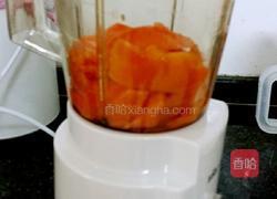 鲜榨果汁的做法图解2