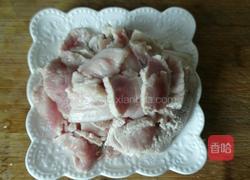 五花肉炒蒜苔的做法图解2