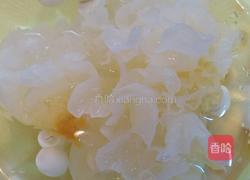 银耳莲子汤的做法图解3