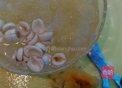银耳莲子汤的做法图解5