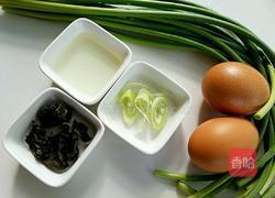 蒜薹炒鸡蛋的做法图解1