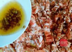 Illustration of making dumplings stuffed with mutton and radish stuffing 3