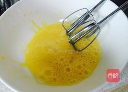 牛奶蒸蛋的做法图解2