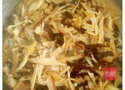 香菌肉丝面的做法图解3