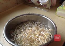 炒豆芽菜的做法图解1