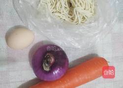 炒面条的做法图解1