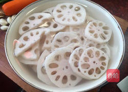 滑炒藕片的做法图解2