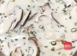 Illustration of how to make green onion and egg pancakes 2