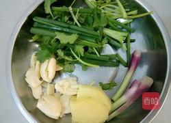 珍珠菇豉油鸡的做法图解3