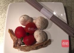 番茄蘑菇笋干面的做法图解1