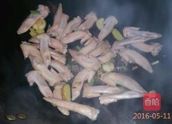番茄鸡翅炖土豆的做法图解2