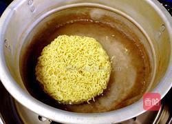 炒方便面的做法图解3