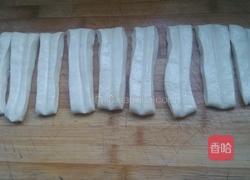 炸油条的做法图解12