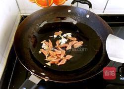 蚕豆炒腊肉的做法图解6
