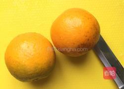 鲜榨橙汁的做法图解1