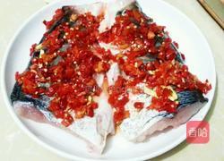 剁椒蒸鱼的做法图解5