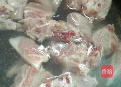 清炖排骨萝卜汤的做法图解1