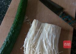 金针菇凉拌黄瓜的做法图解1