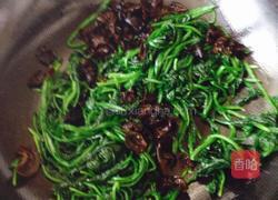 菠菜木耳炒鸡蛋的做法图解9
