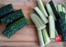酸辣黄瓜的做法图解2