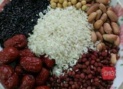 红豆黑米粥的做法图解1