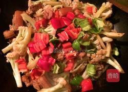 花菜炒肉的做法图解5