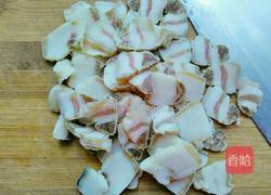 青扁豆炒腊肉的做法图解2