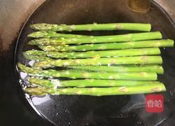 蒜蓉白灼芦笋的做法图解2