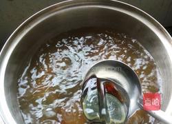 皮蛋黄瓜汤的做法图解2