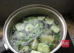 皮蛋黄瓜汤的做法图解3