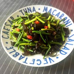 蒜苔炒木耳的做法[图]