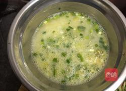黄瓜葱花鸡蛋饼的做法图解3