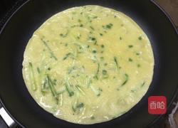 黄瓜葱花鸡蛋饼的做法图解8