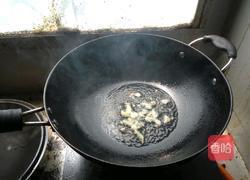 莴苣洋葱炒鱿鱼圈的做法图解2