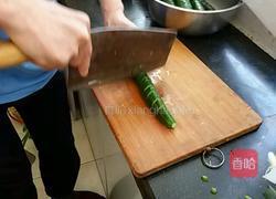 蛇皮黄瓜的做法图解1