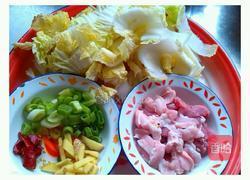 白菜炖粉条的做法图解2