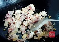 香菇炒鸡肉的做法图解4