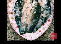 《干炸小鲫鱼》的做法图解3