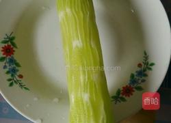 甜辣爽脆莴笋丝的做法图解1