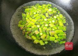 蚝油芦笋牛肉粒的做法图解4