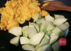 鸡蛋炒丝瓜的做法图解5