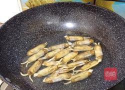 辣椒炒蛏子的做法图解2