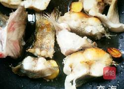 鱼头豆腐香菇清汤的做法图解5