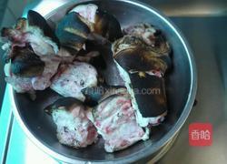 香菇黄豆猪蹄煲的做法图解3