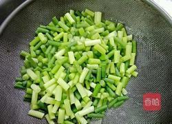 蒜苔炒鸡蛋的做法图解4