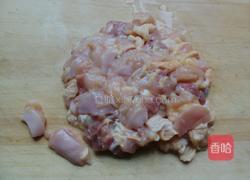 蚕豆烧鸡肉的做法图解2