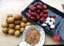 红枣桂圆补血汤的做法图解1