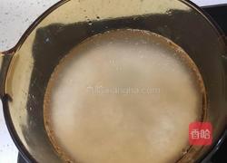 香肠腊味煲仔饭的做法图解3