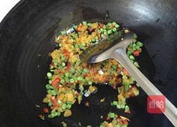 香肠腊味煲仔饭的做法图解7