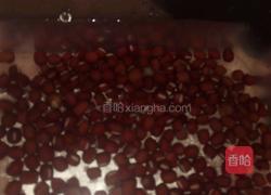 椰汁西米露的做法图解2